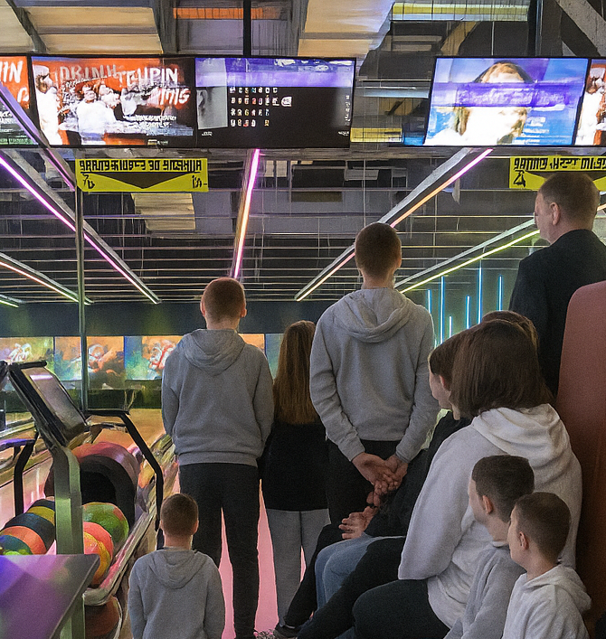 Tenpin lanes wide shot